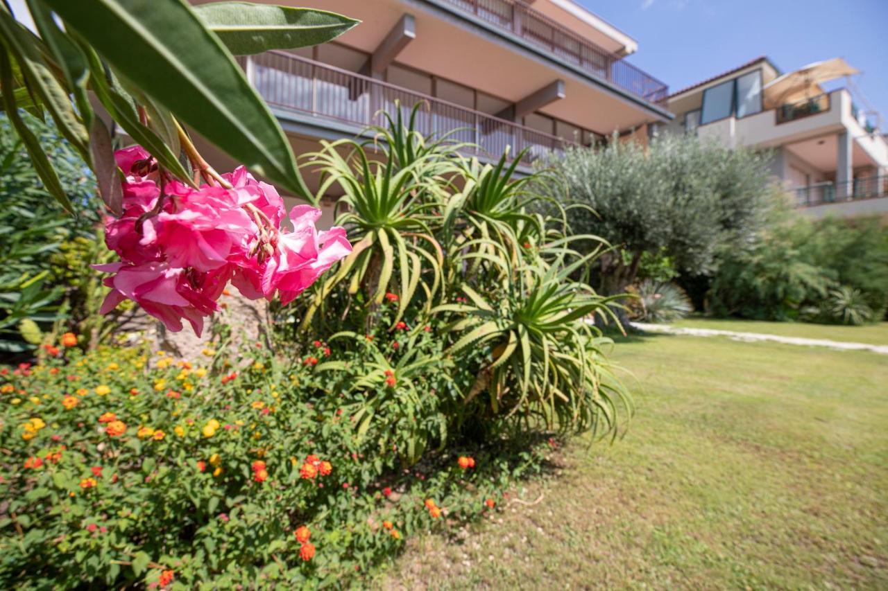 Villa Arrecifes Fertilia Exterior photo